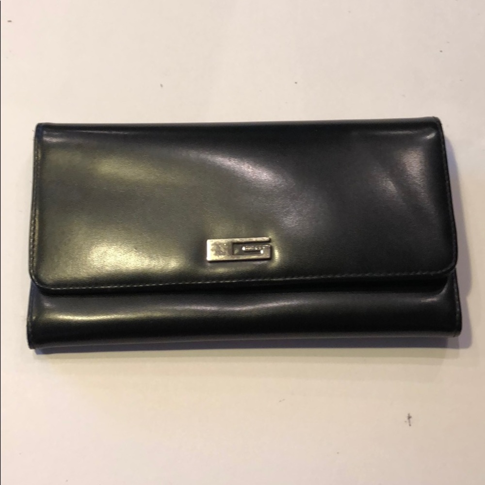 Guess wallet